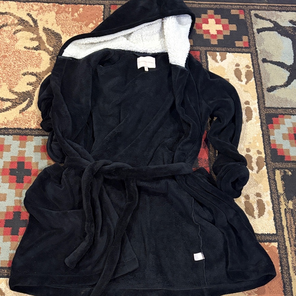 Womens Victorias Secret fleece robe